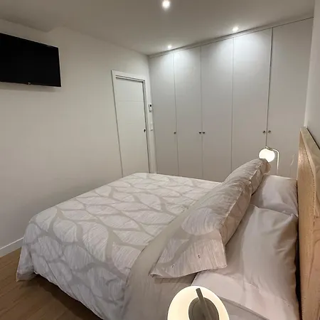 Residencial Epsilon En Edificio De Nueva Construccion Con Garaje Privado Wifi Y En Largas Incluye Trastero Vut-7756-as * Gijon